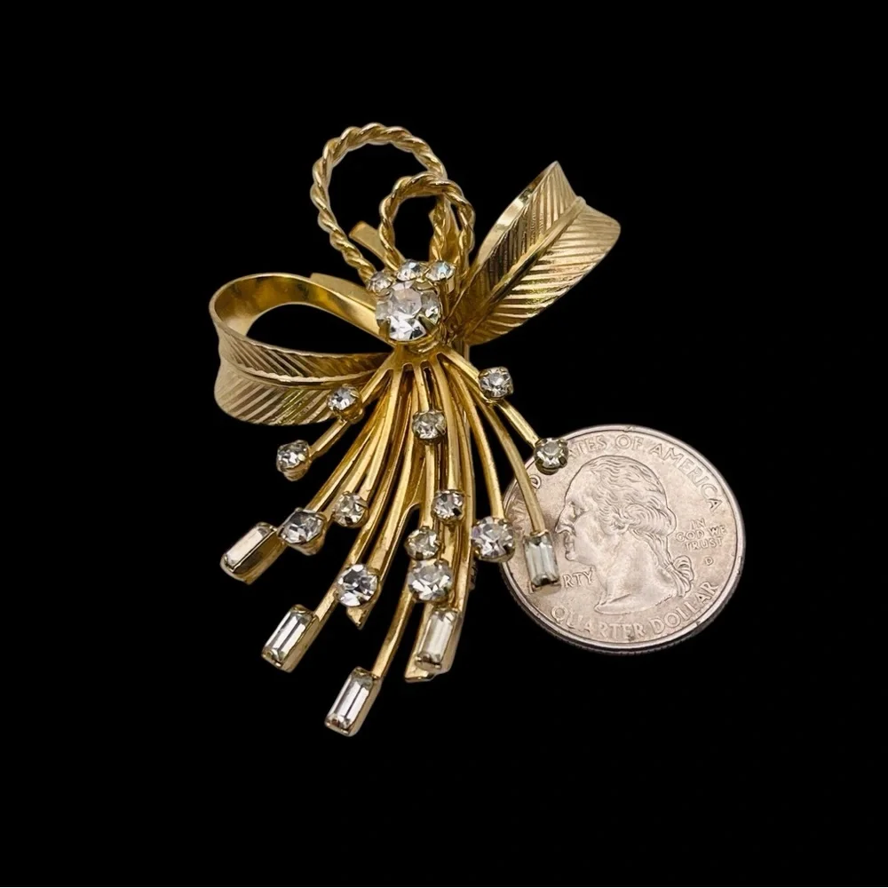 Dazzling Vintage Sarah Coventry Rhinestone Spray and Bow Brooch Estate Piece